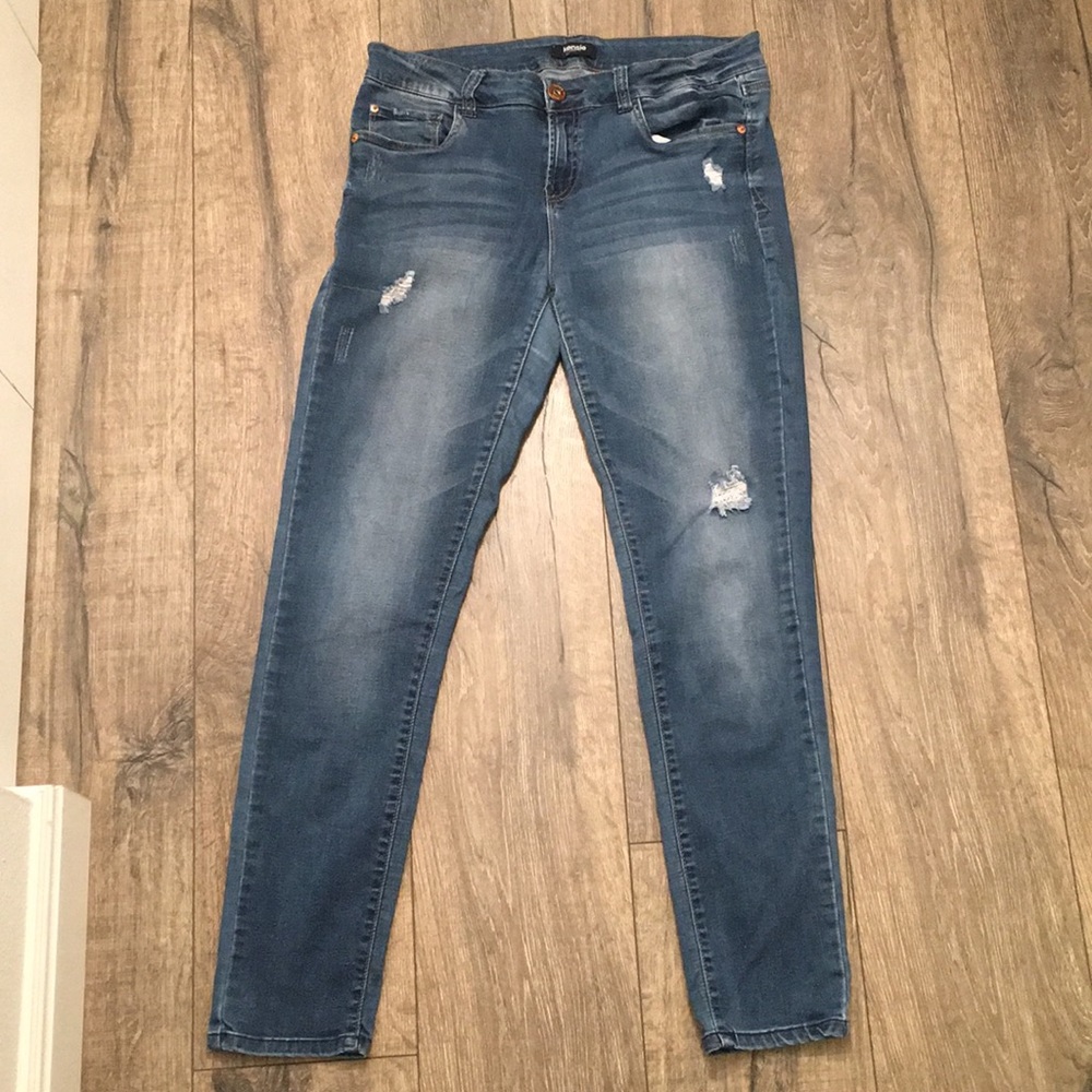 Distressed Skinny Jeans